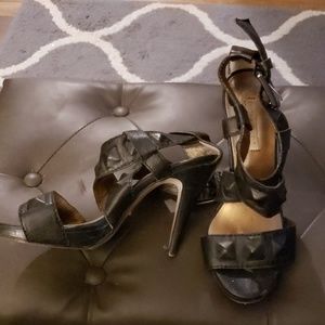 💥 2 pair of shoes for $20 dollars💥